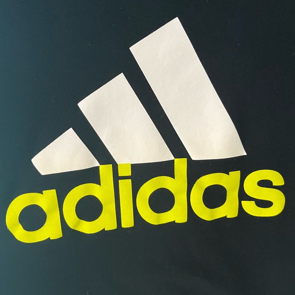 Adidas Boys Short Sleeve Logo T-Shirt in Black, White & Green Size L ( 14 / 16) - Picture 4 of 4